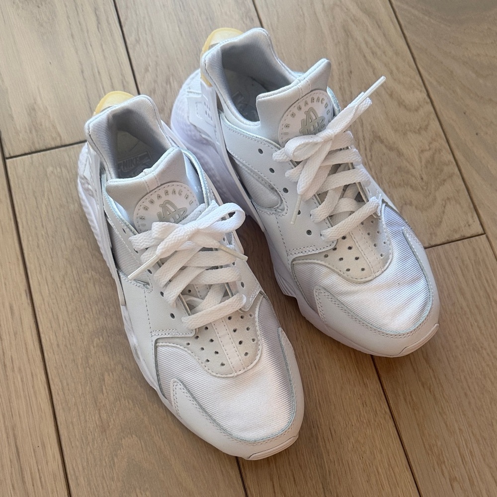 White Nike Air Huarache sneakers